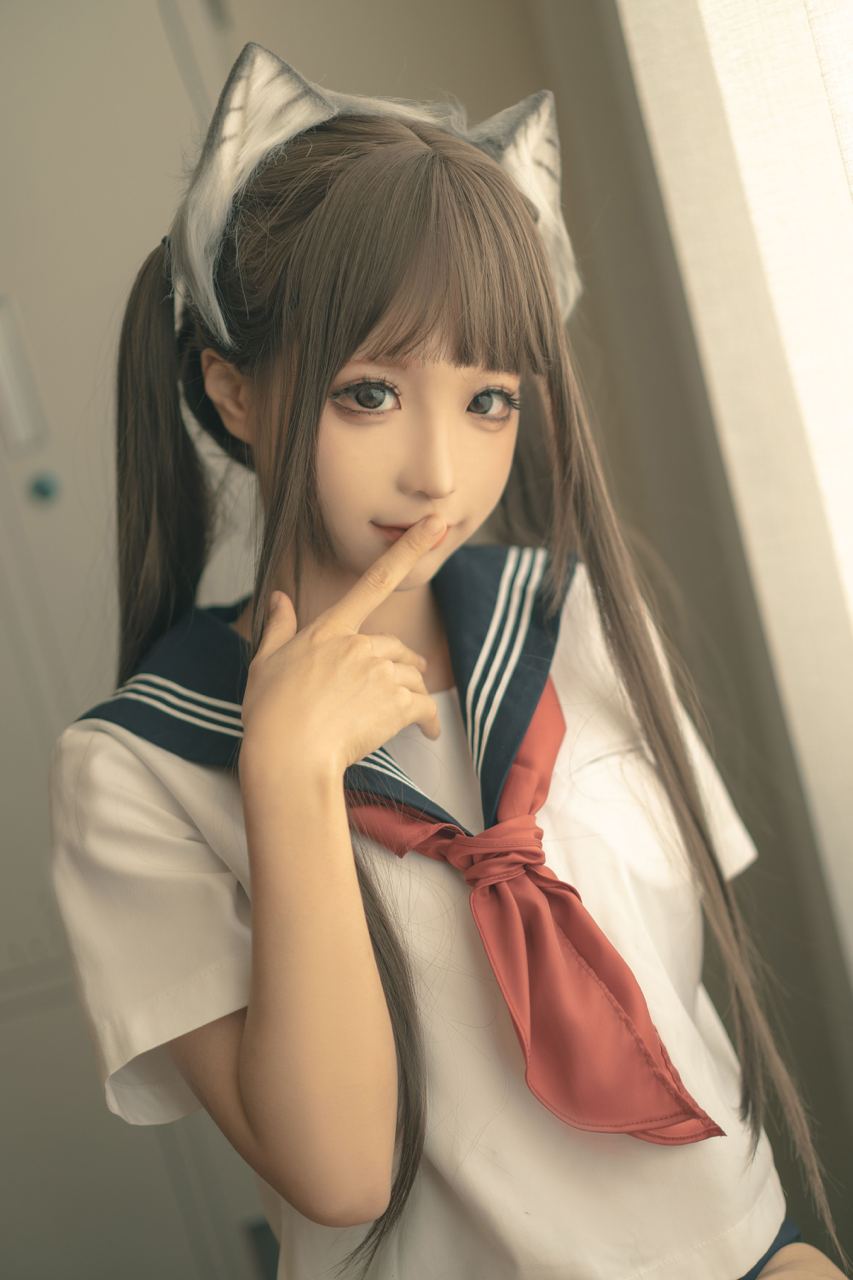 Cute Japanese doll image